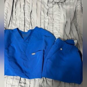 FIGS Men's Blue V-Neck SET! Pants and Shirt